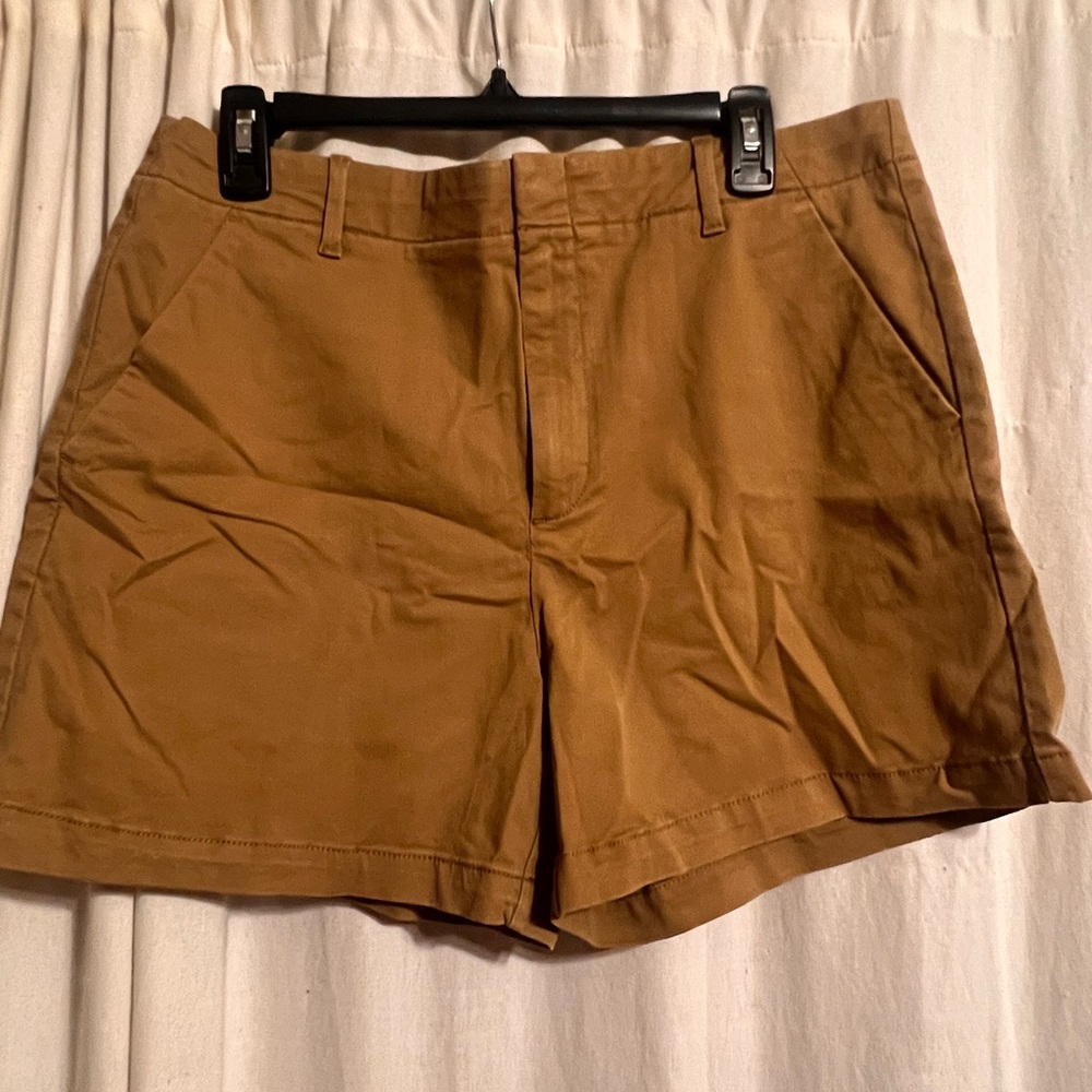 Banana Republic chino shorts size 12
